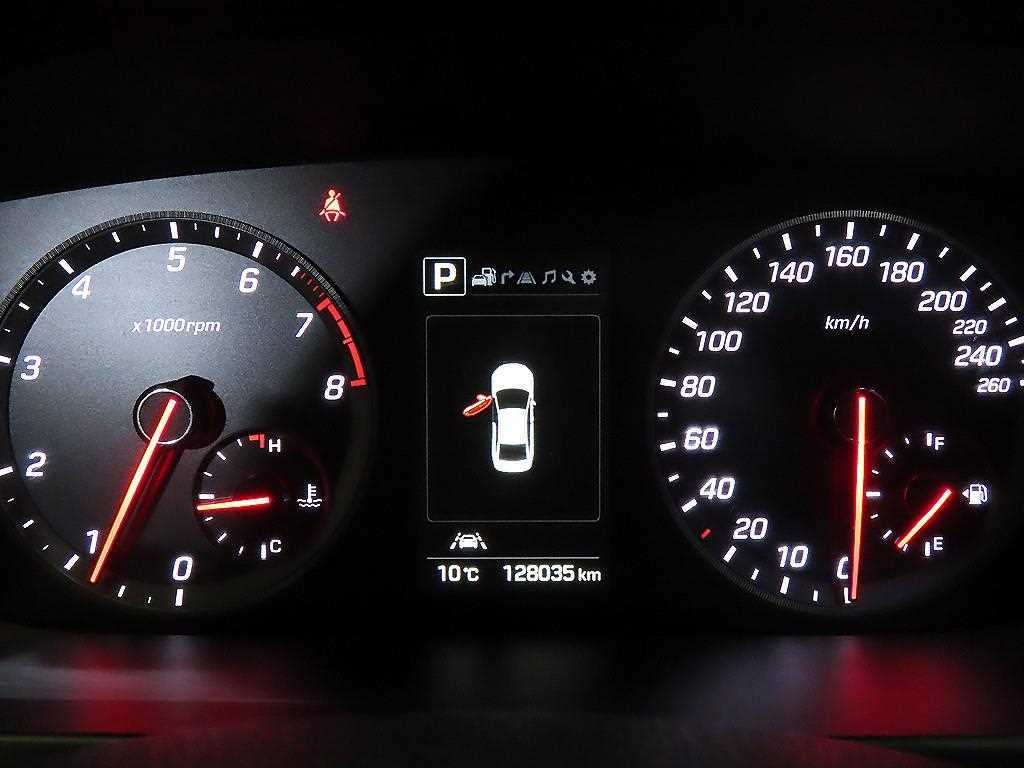 HYUNDAI Sonata - Vista 9