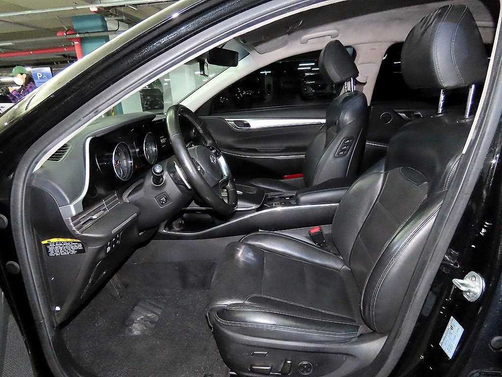 HYUNDAI Grandeur - Vista 6