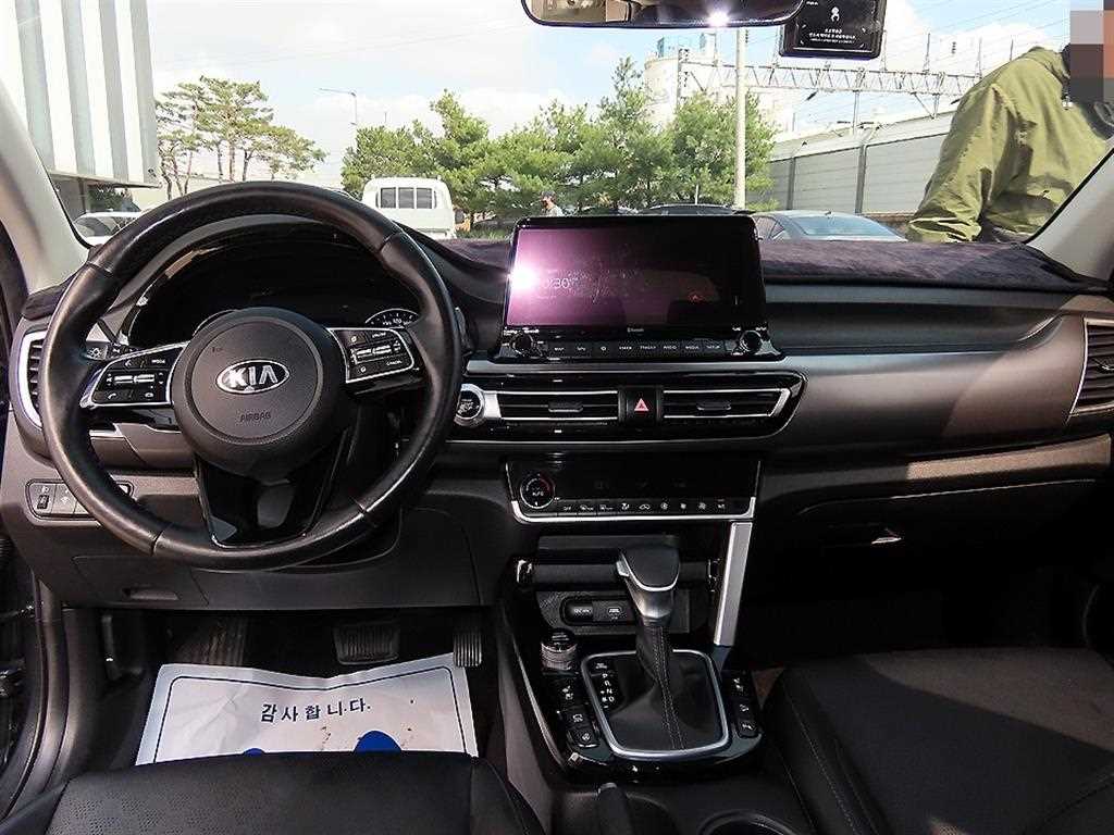 KIA Seltos - Vista 7