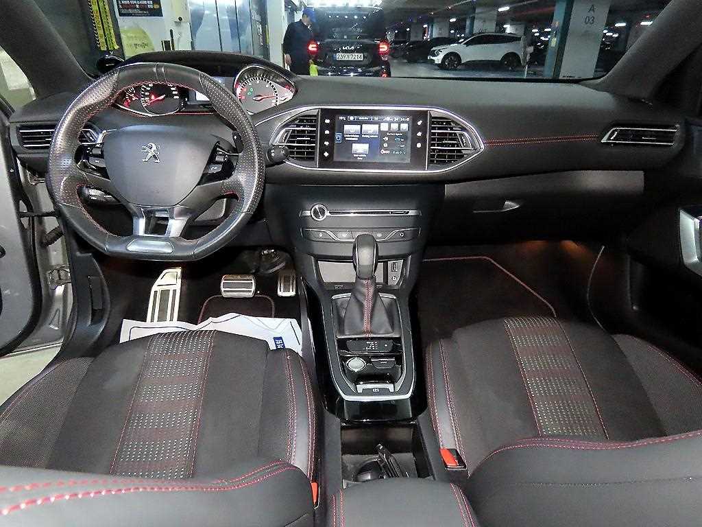 Peugeot 308 - Vista 10