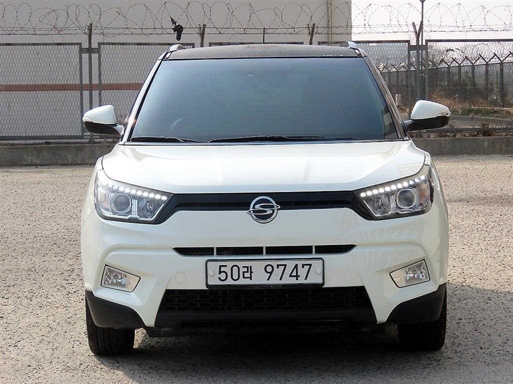 Ssangyong Tivoli 2015 Blanco - Importación desde Corea - HF Imports Iquique - Foto 1