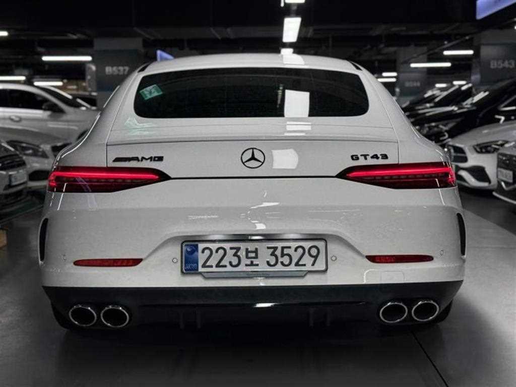 Mercedes Benz AMG GT - Vista 4