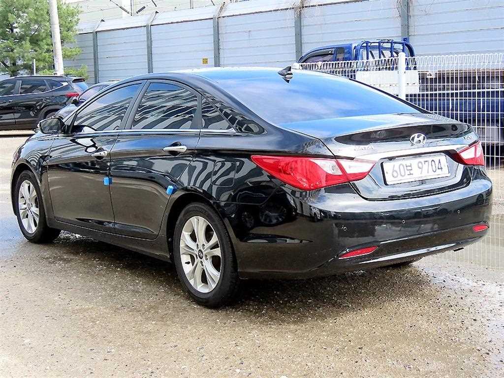 HYUNDAI Sonata - Vista 3