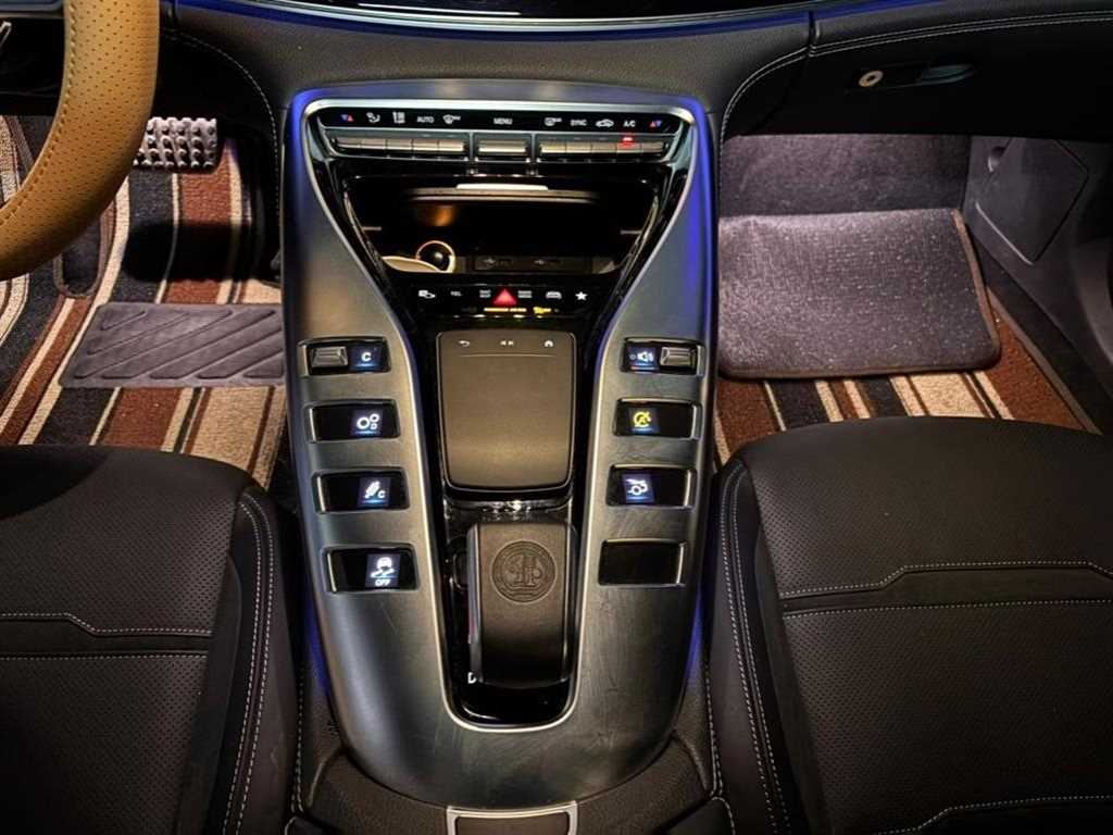 Mercedes Benz AMG GT - Vista 12