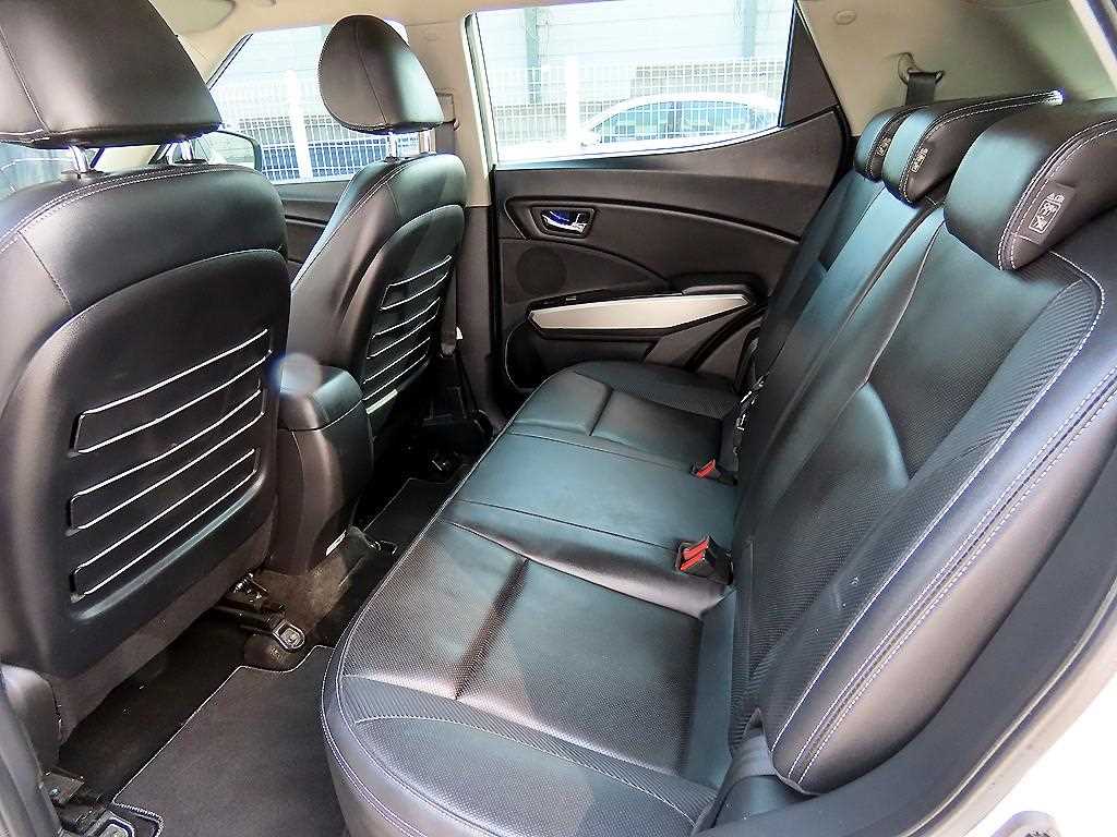 Ssangyong Tivoli - Vista 6