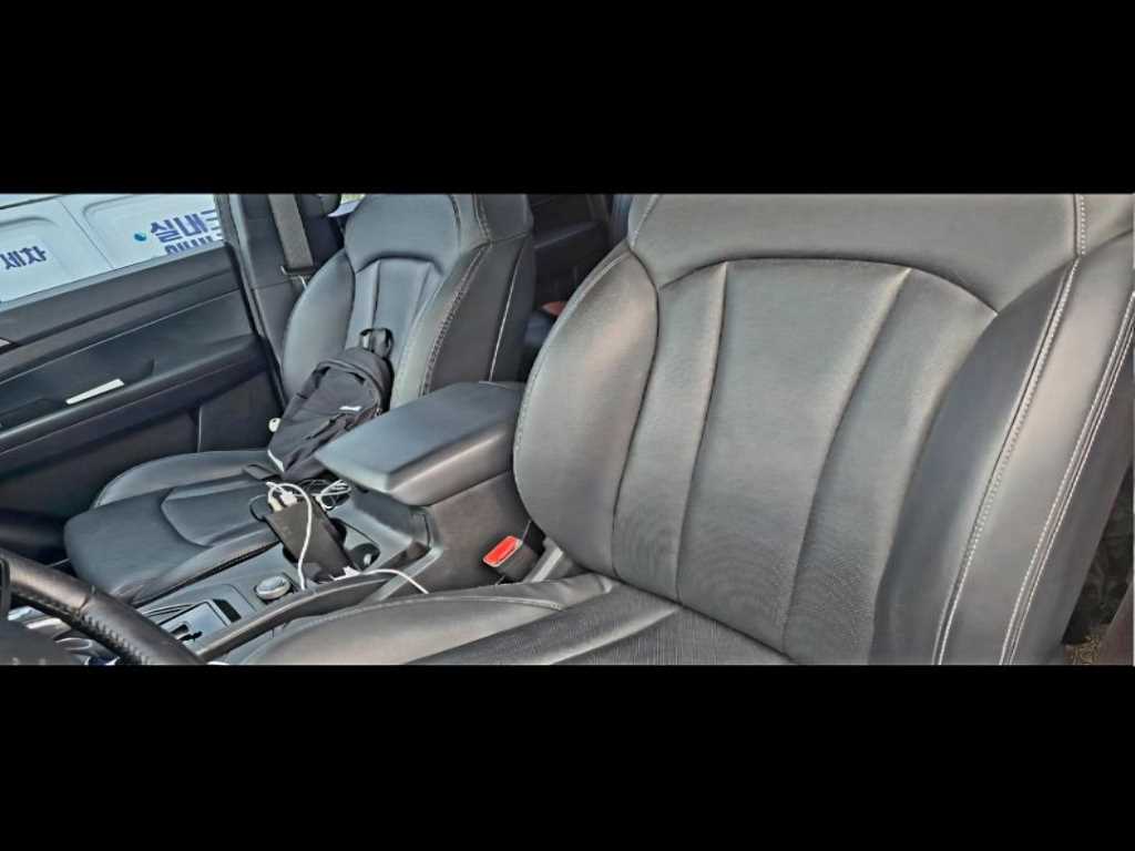 Ssangyong Rexton - Vista 11