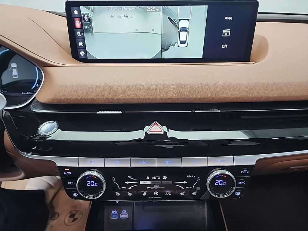 Genesis G80 - Vista 10