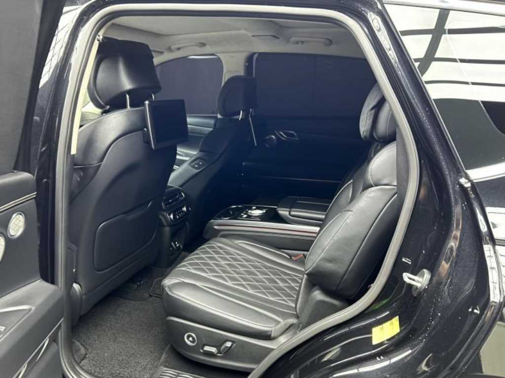 Genesis GV80 - Vista 8