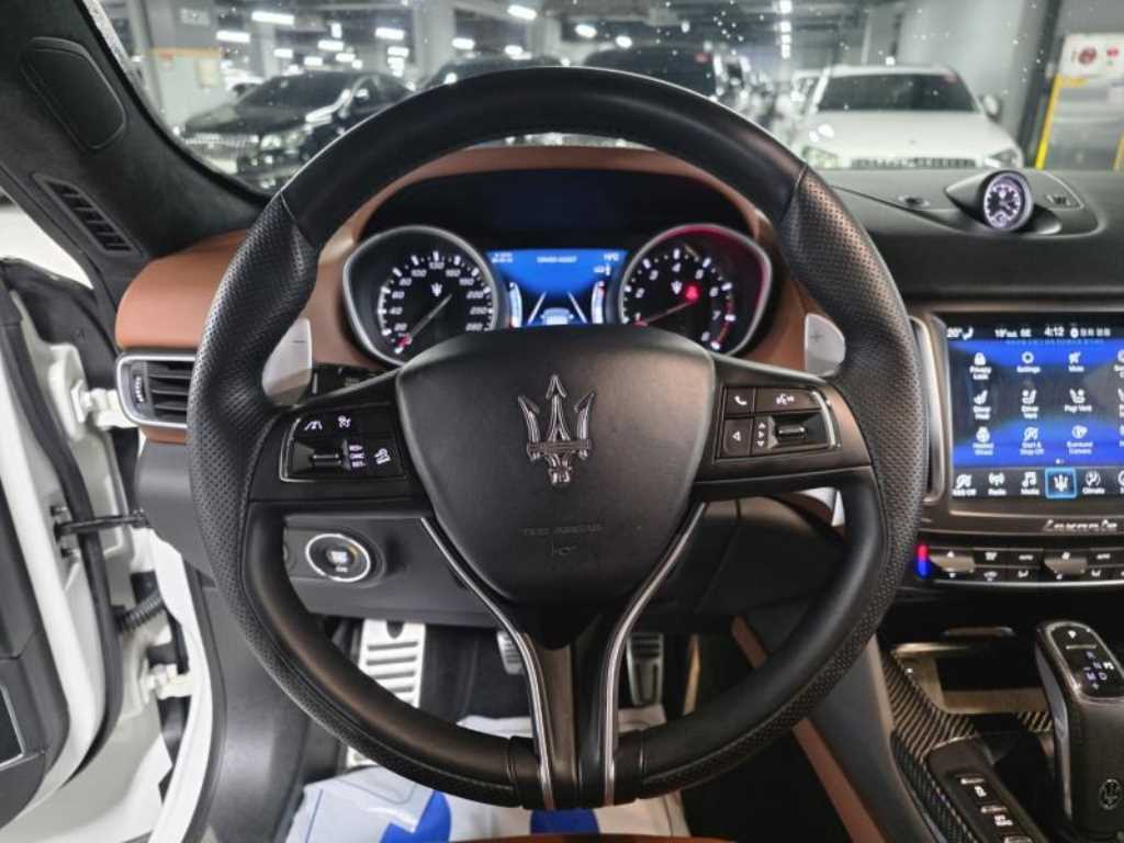 Maserati Levante - Vista 8