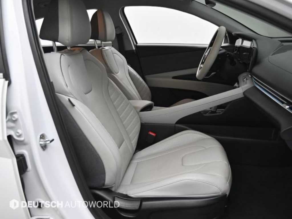 HYUNDAI Avante - Vista 10