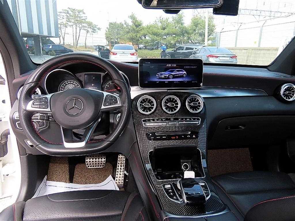 Mercedes Benz GLC Class - Vista 7