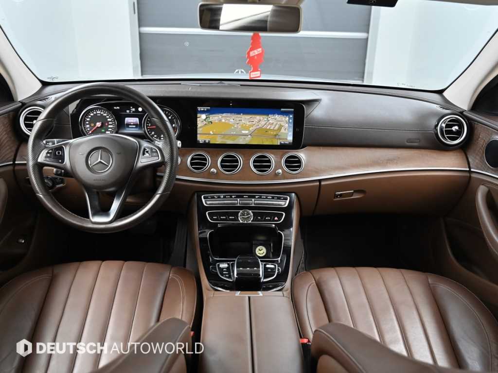 Mercedes Benz E class - Vista 7