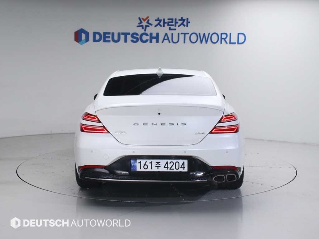 Genesis G70 - Vista 4