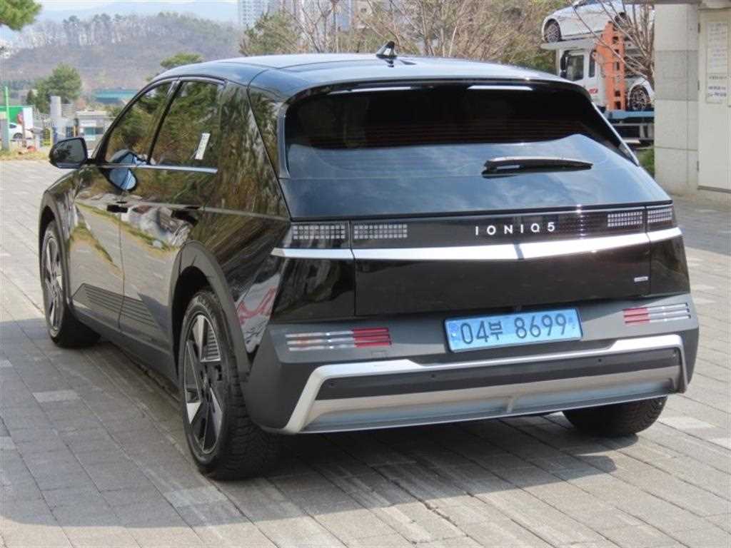 HYUNDAI Ioniq 5 - Vista 4