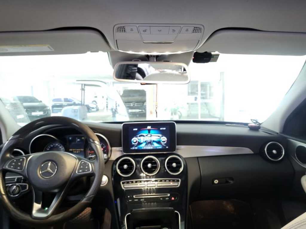 Mercedes Benz C Class - Vista 4