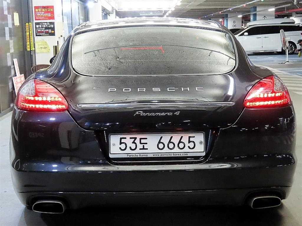 Porsche Panamera - Vista 5