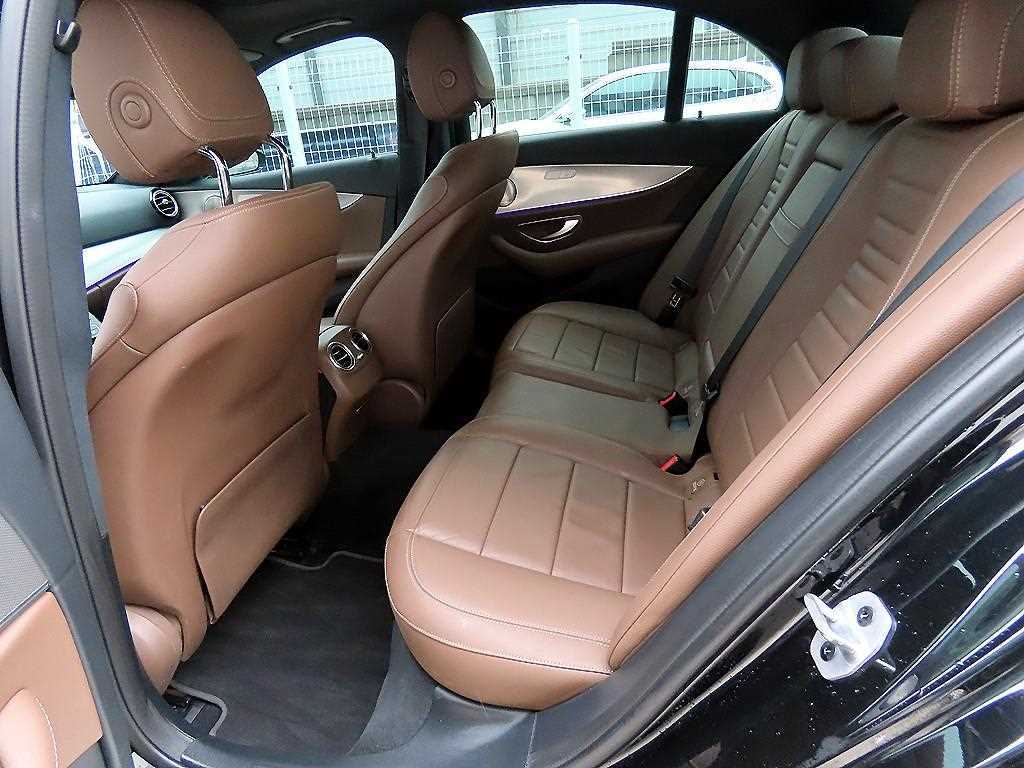 Mercedes Benz E class - Vista 6