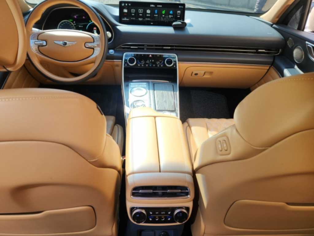 Genesis GV80 - Vista 6