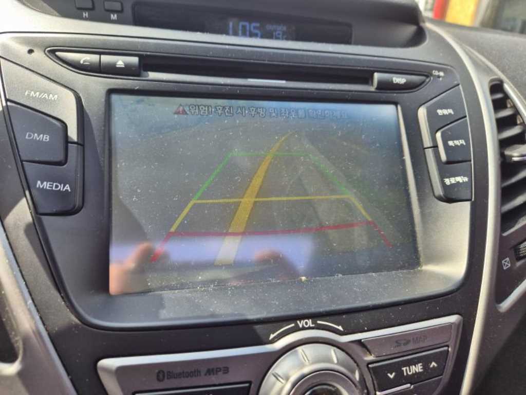 HYUNDAI Avante - Vista 8