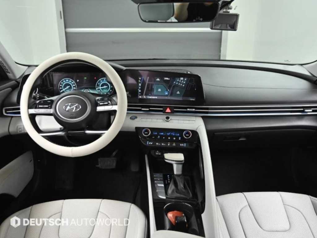 HYUNDAI Avante - Vista 7