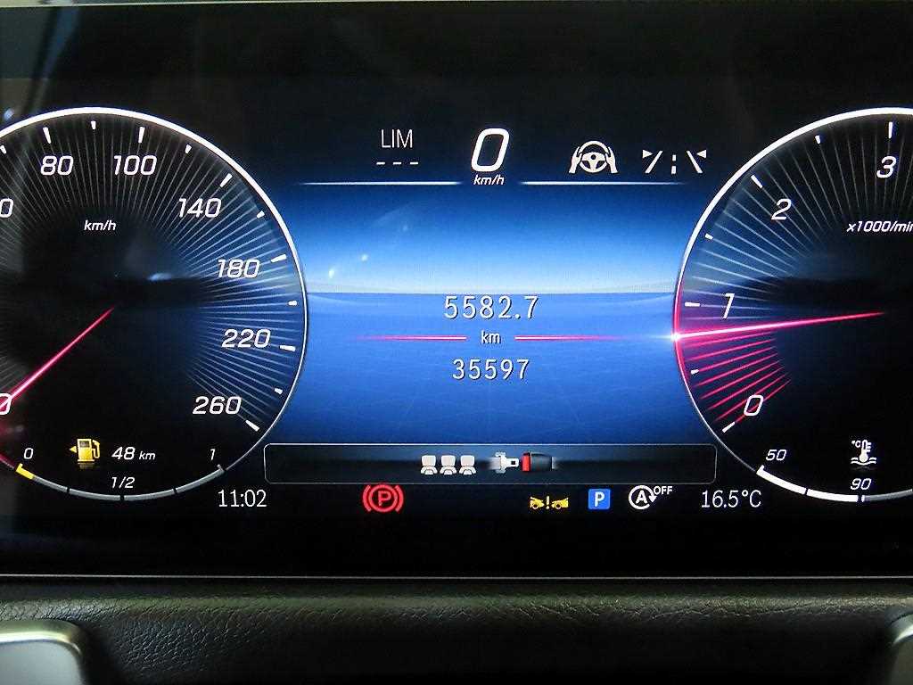 Mercedes Benz GLB Class - Vista 9