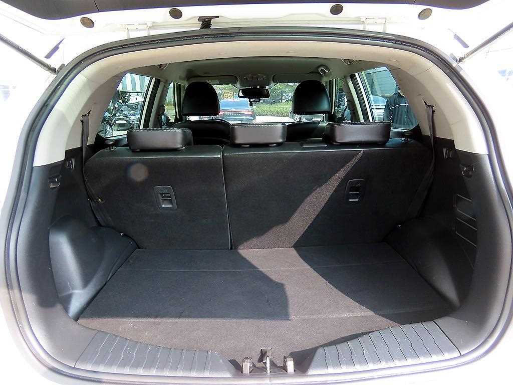 Ssangyong Tivoli 2015 Blanco - Importación desde Corea - HF Imports Iquique - Foto 19