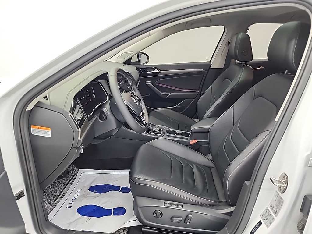 Volkswagen Jetta - Vista 11