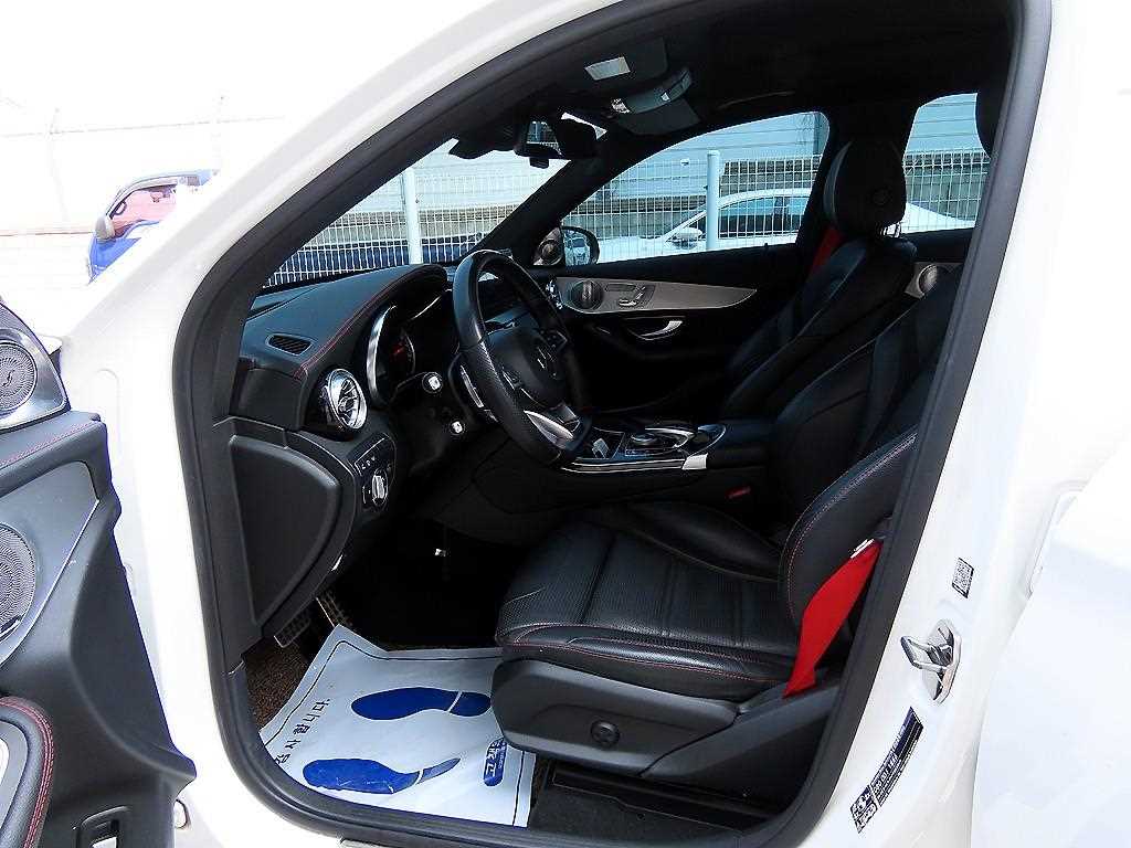 Mercedes Benz GLC Class - Vista 5