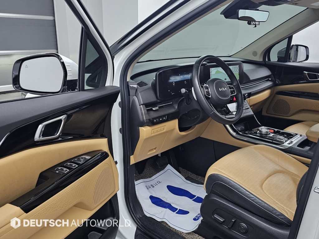 KIA Carnival - Vista 11