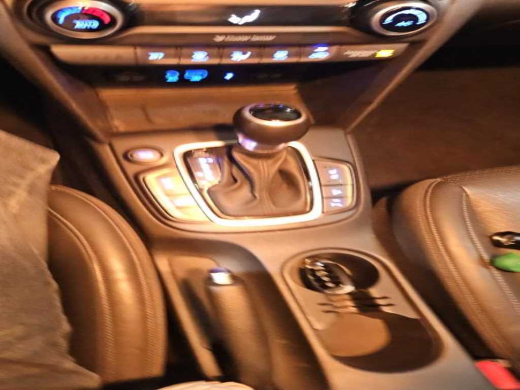 HYUNDAI Kona - Vista 8