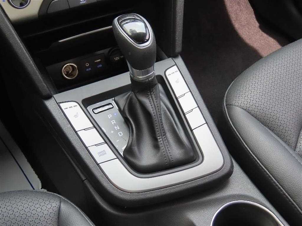 HYUNDAI Avante - Vista 6