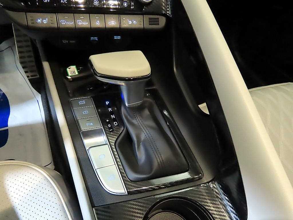 HYUNDAI Avante - Vista 12