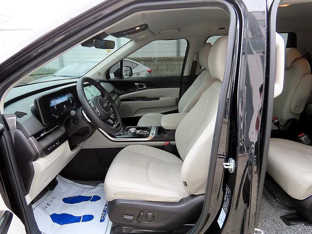 KIA Carnival - Vista 5
