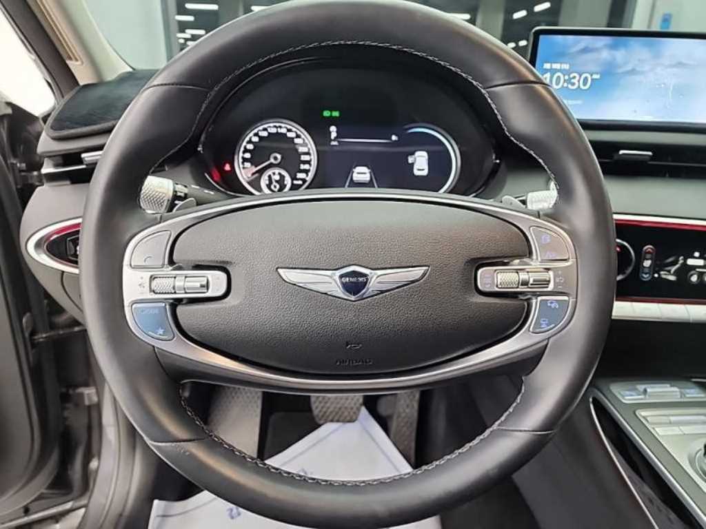 Genesis GV70 - Vista 9