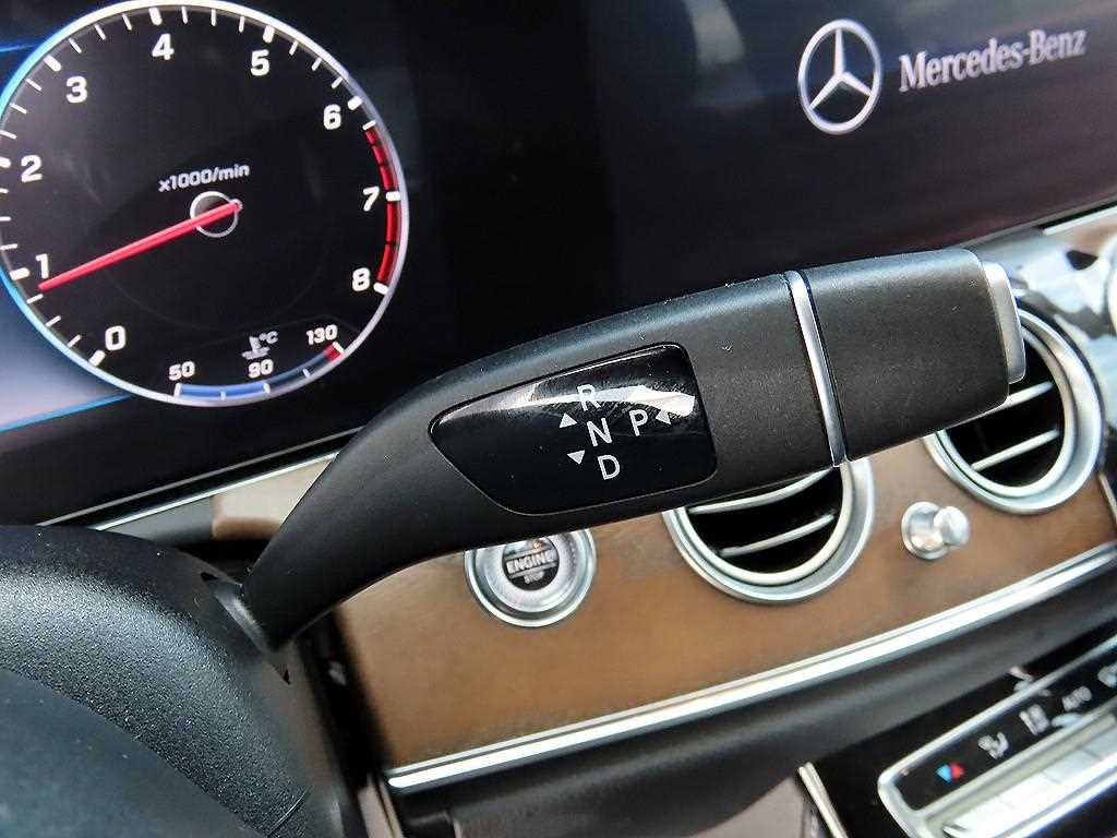 Mercedes Benz E class - Vista 11