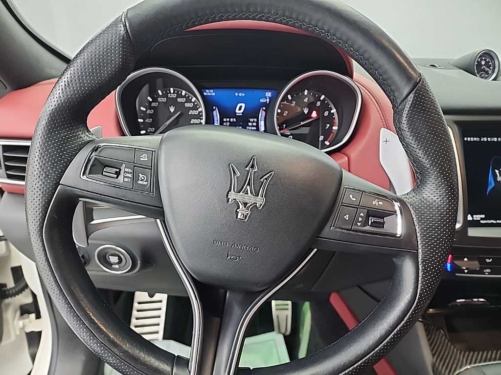 Maserati Levante - Vista 9