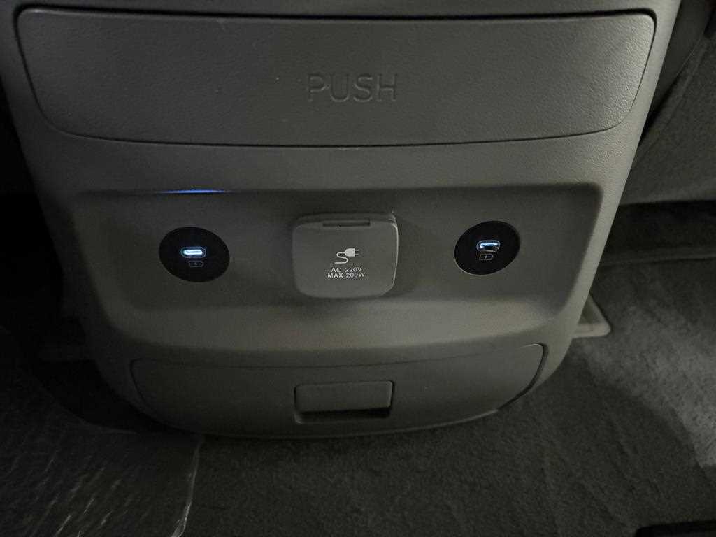 HYUNDAI Staria 2025 Negro - Importación desde Corea - HF Imports Iquique - Foto 17