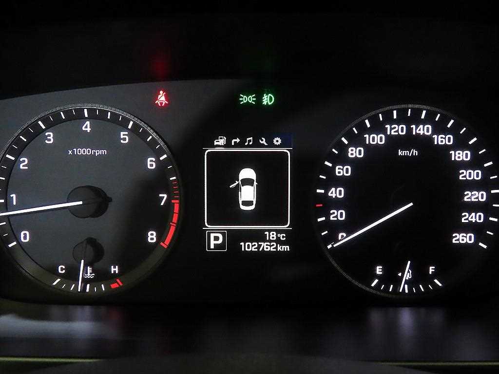 HYUNDAI Sonata - Vista 9