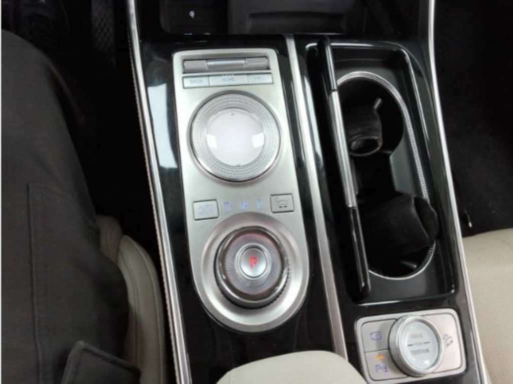 Genesis GV80 - Vista 8