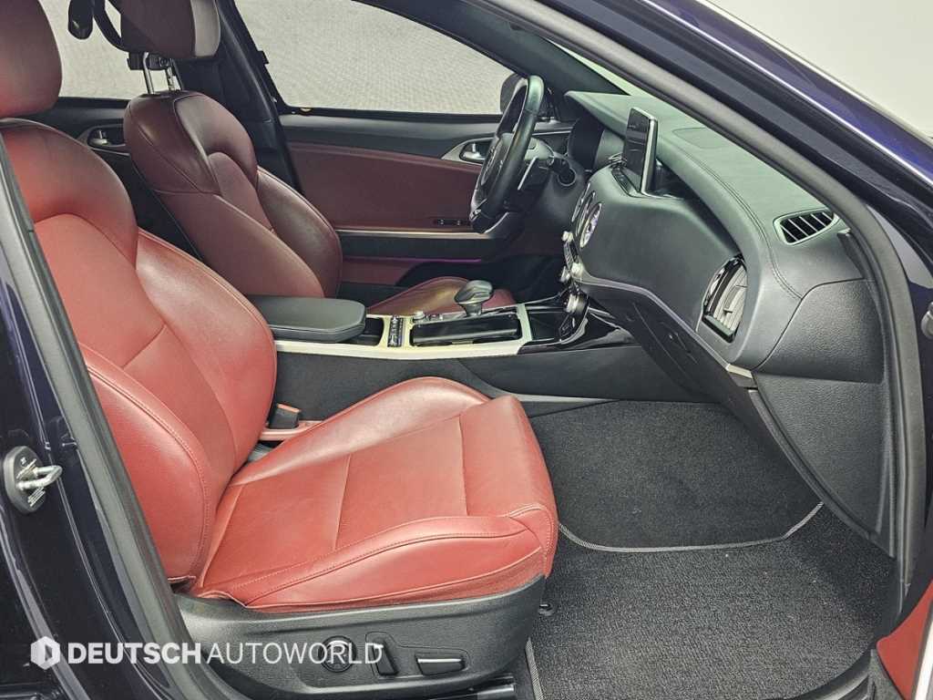 KIA Stinger - Vista 10