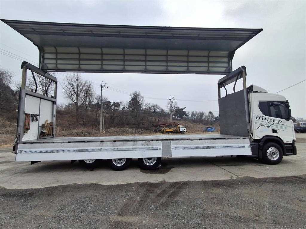 medium and large cargo truck - Vista 8