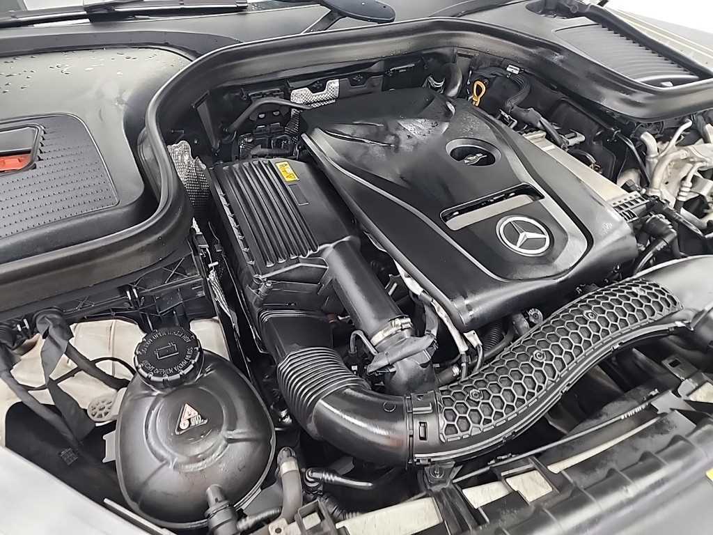 Mercedes Benz GLC Class - Vista 5