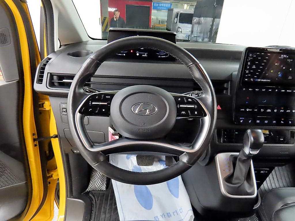 HYUNDAI Staria - Vista 9