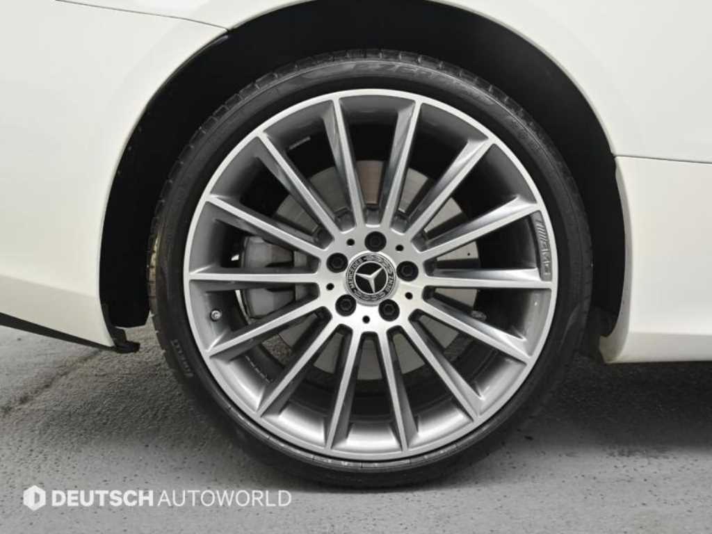 Mercedes Benz E class - Vista 5