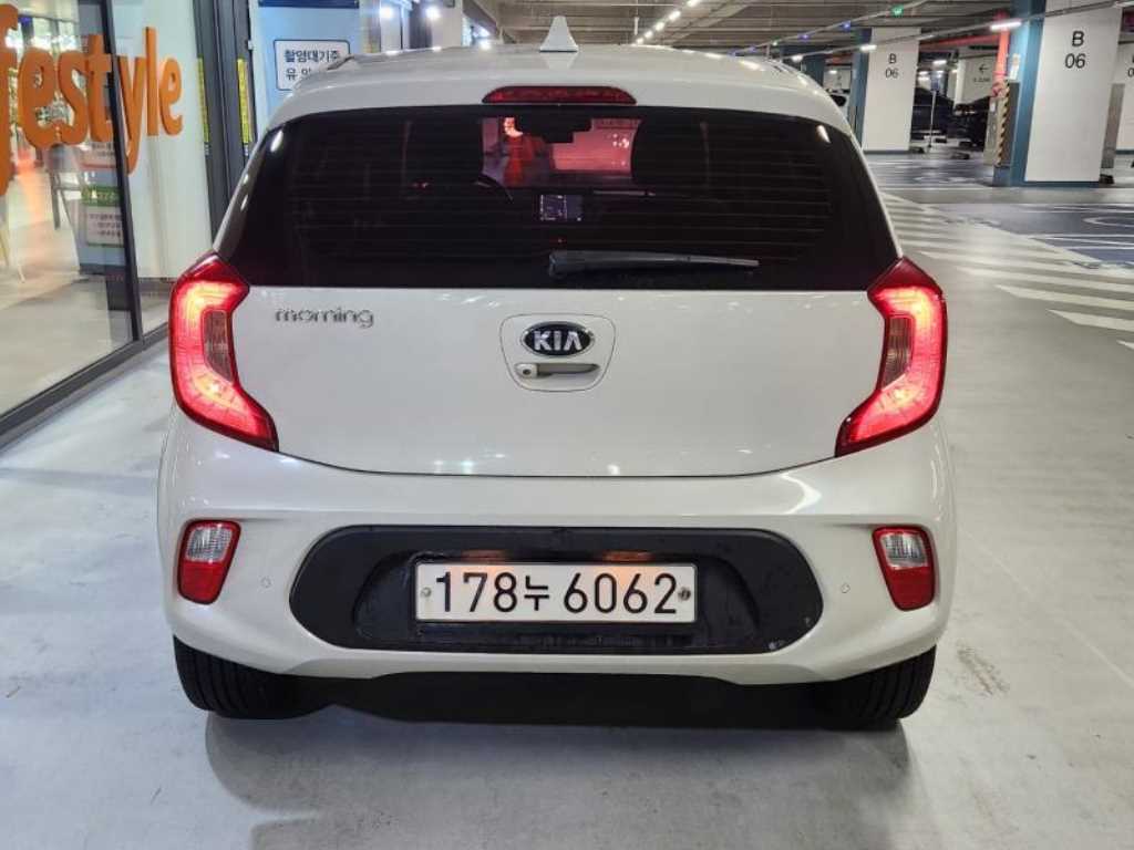 KIA Morning - Vista 5