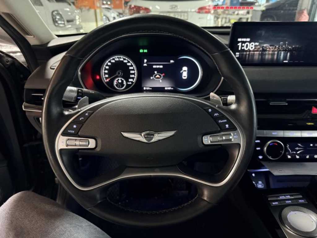Genesis G80 - Vista 10