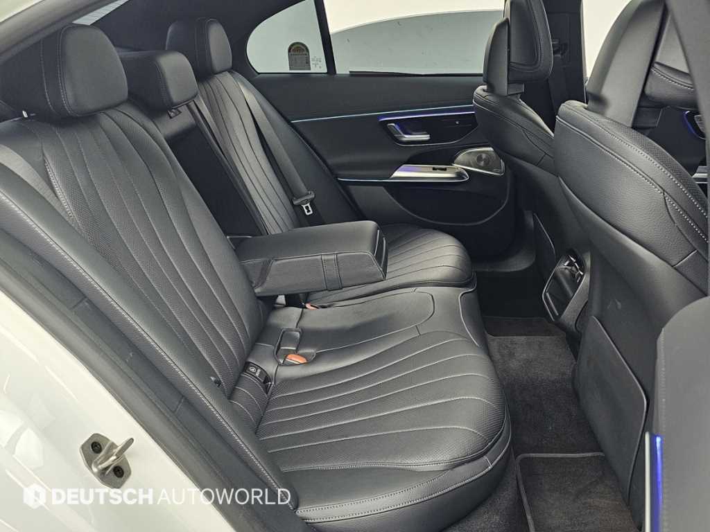 Mercedes Benz E class - Vista 12