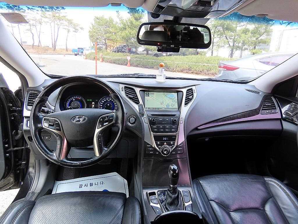 HYUNDAI Grandeur - Vista 7