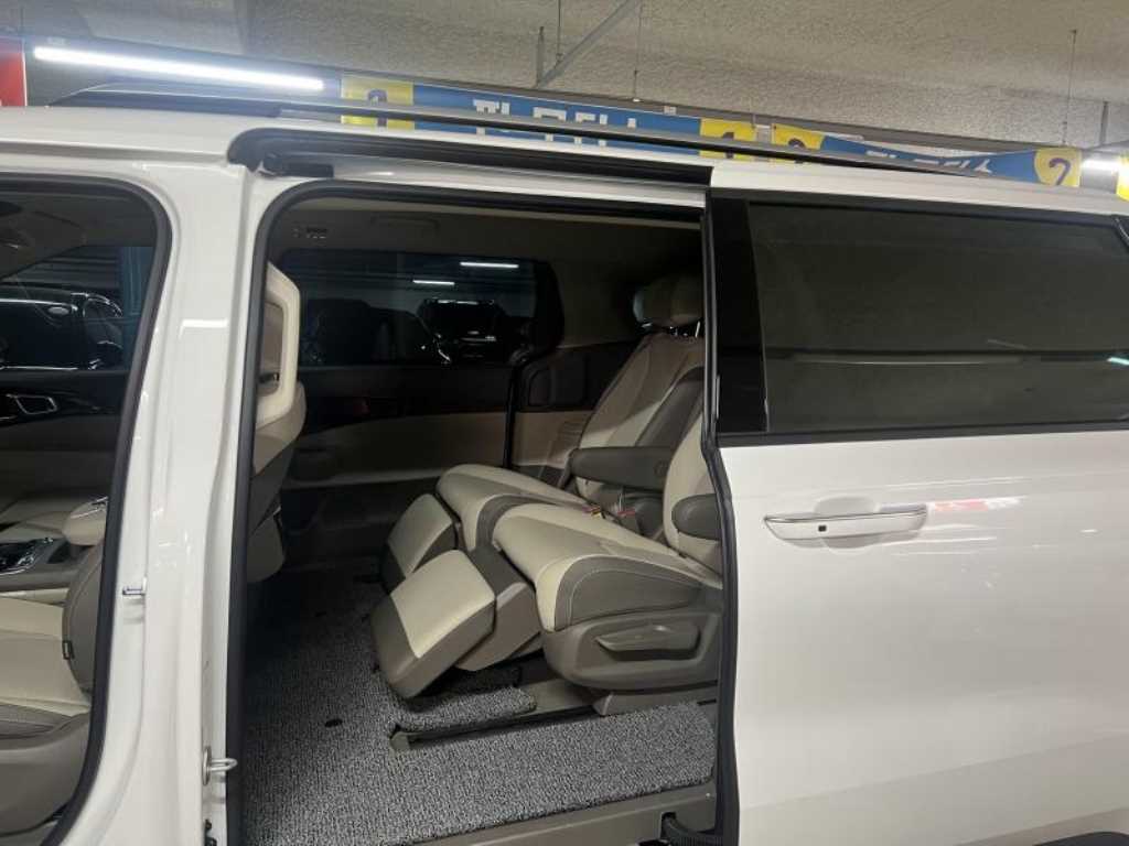 KIA Carnival - Vista 6