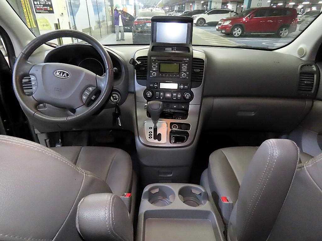 KIA Carnival - Vista 10